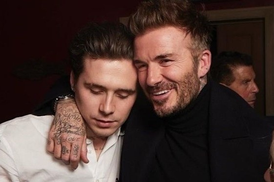 David Beckham 'xuong nuoc' voi con trai hinh anh