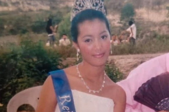 Hoa hau Philippines bi bat coc, giau thi the duoi bien hinh anh