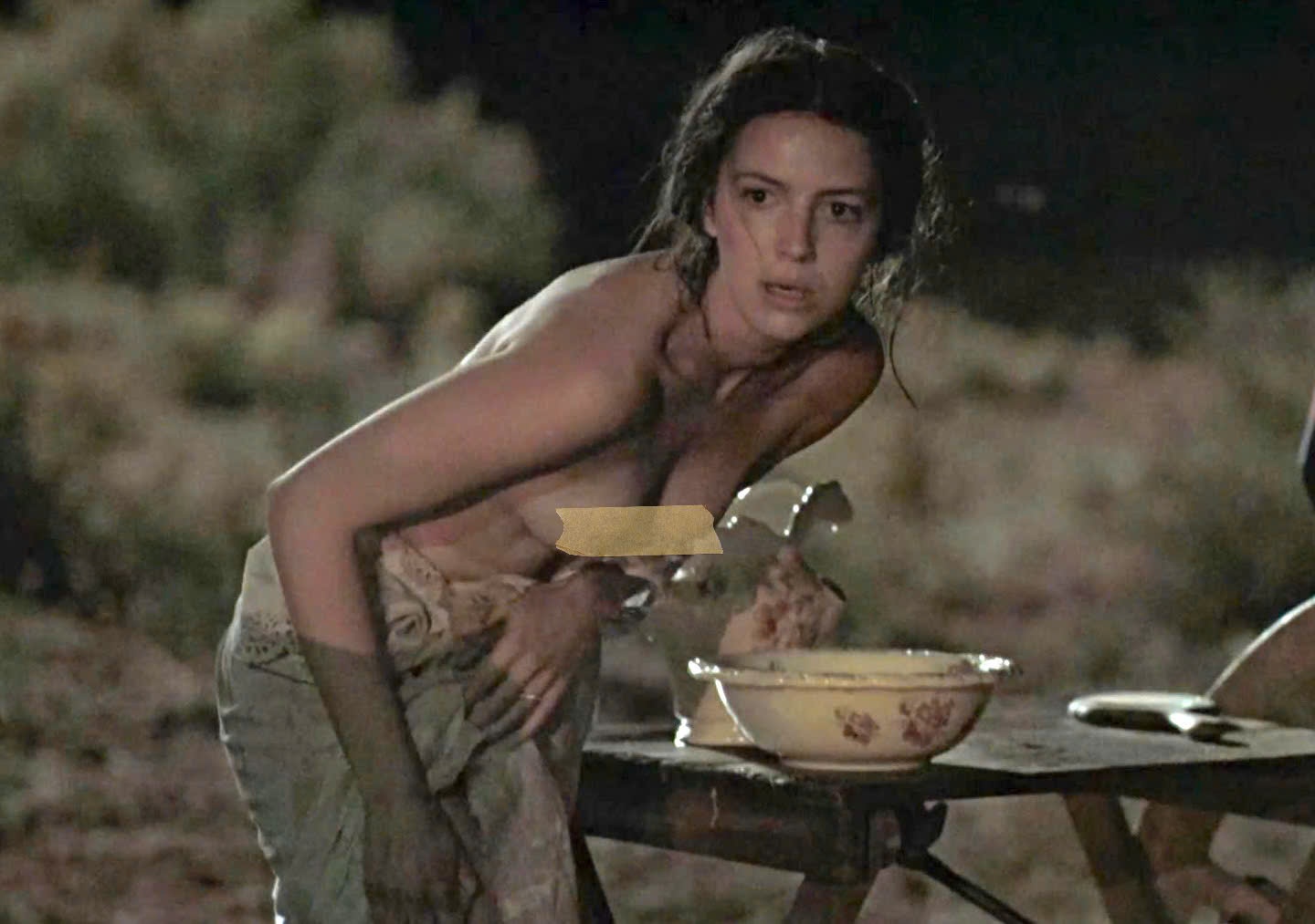 Lum xum quanh canh cuong hiep tren phim 'Horizon' hinh anh