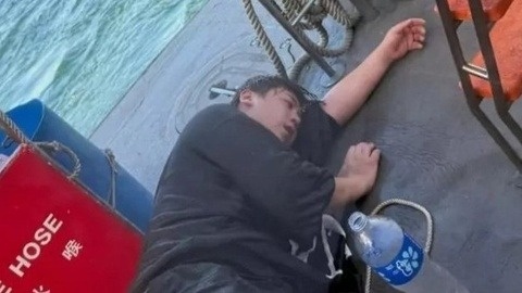 Ca si Khuong Dao sau tai nan roi xuong bien hinh anh