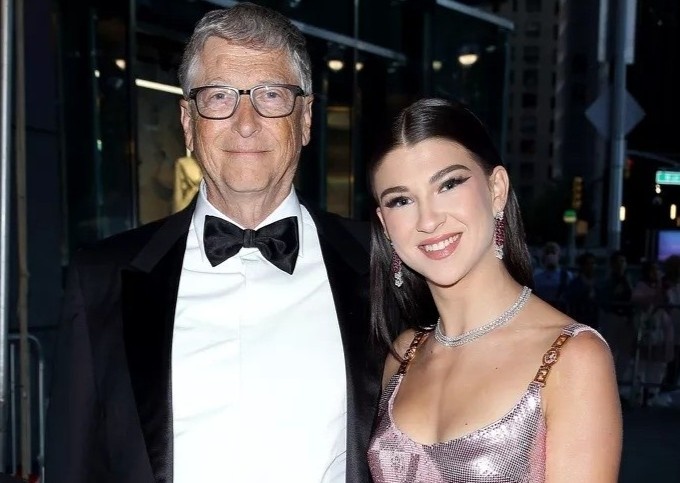 Ai nu cua Bill Gates chia tay ban trai hinh anh