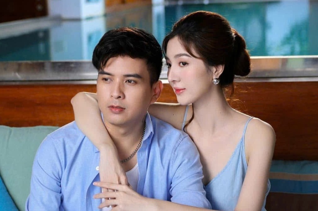 Ho Quang Hieu va vo kem 17 tuoi truoc ngay cuoi hinh anh