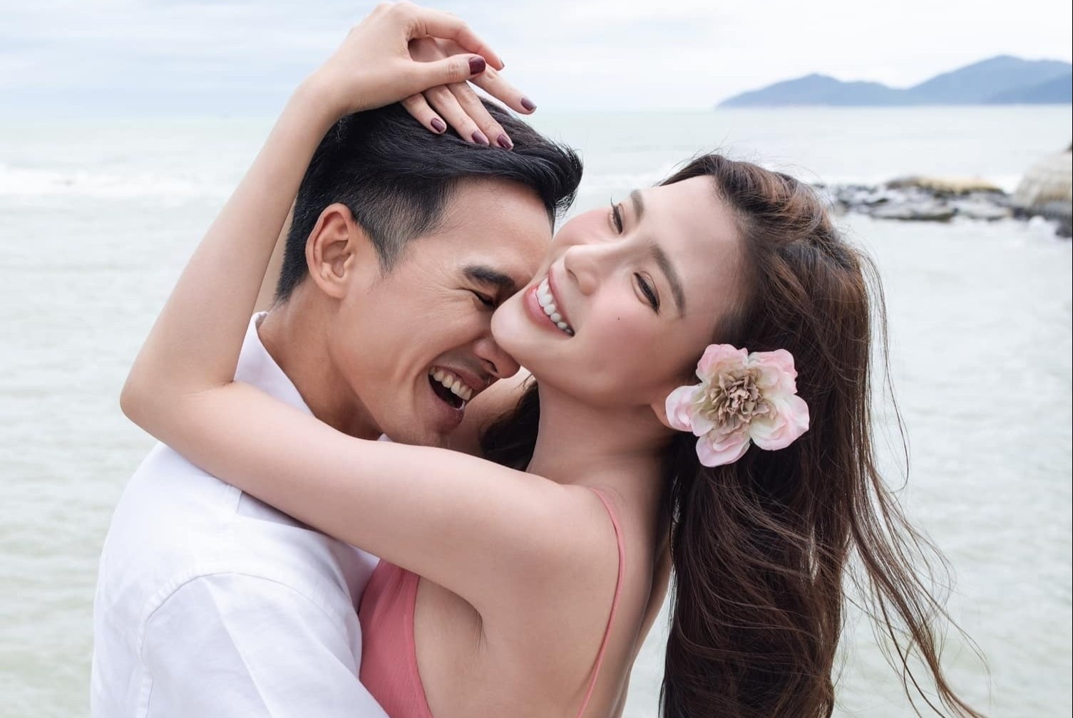 Luong The Thanh cau xin hinh anh