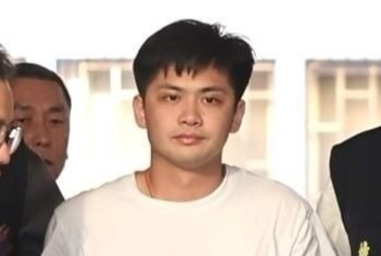 Con trai lanh dao dai truyen hinh o Trung Quoc tra gia hinh anh