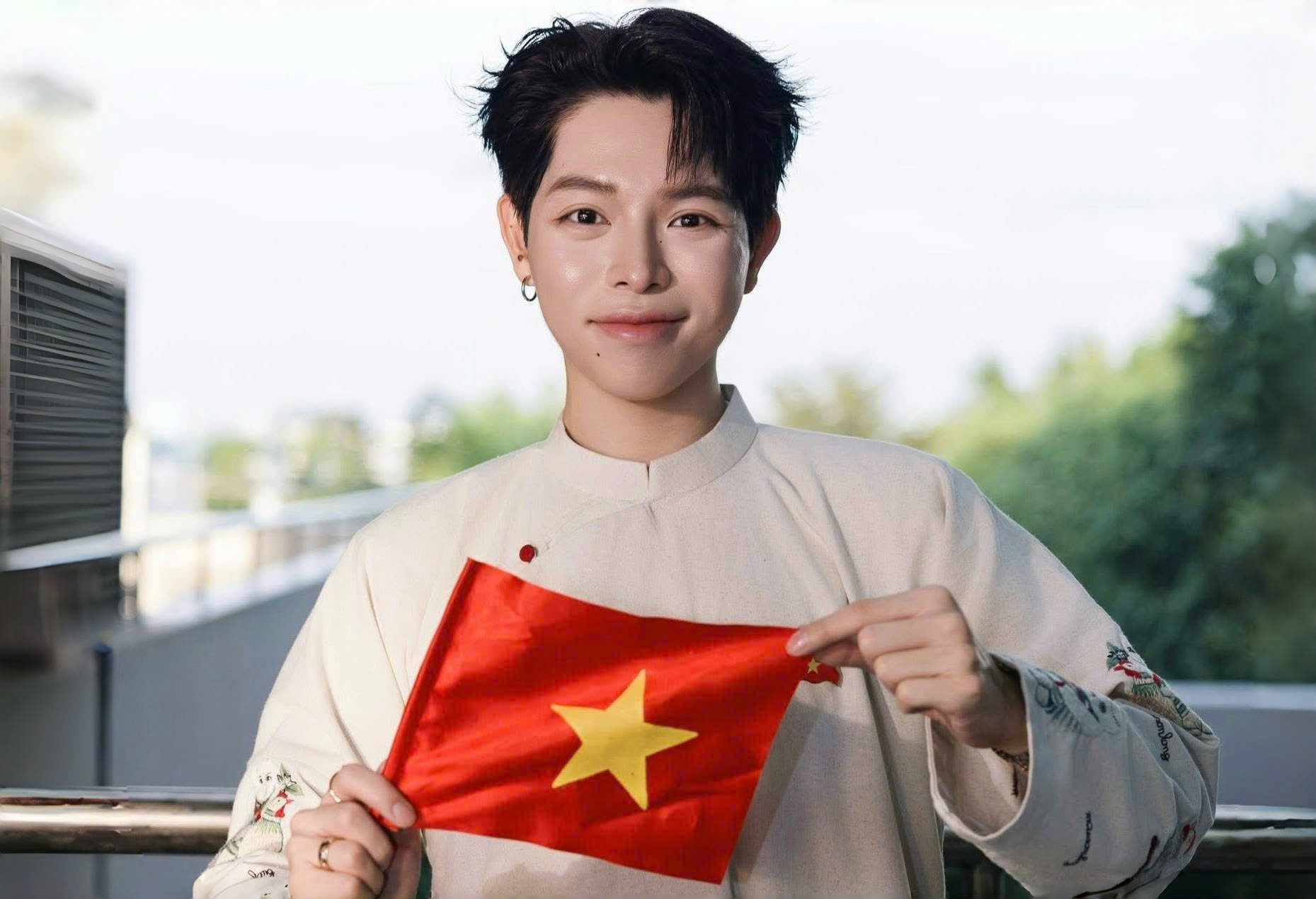 Man trinh dien giup Duc Phuc vo dich cuoc thi tai Nga hinh anh