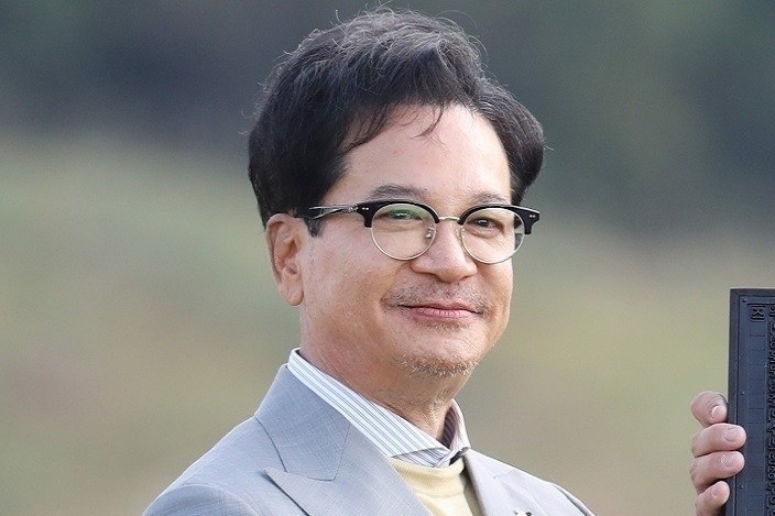 Chan dung chu tich tap doan mo tiec thac loan moi tuan hinh anh