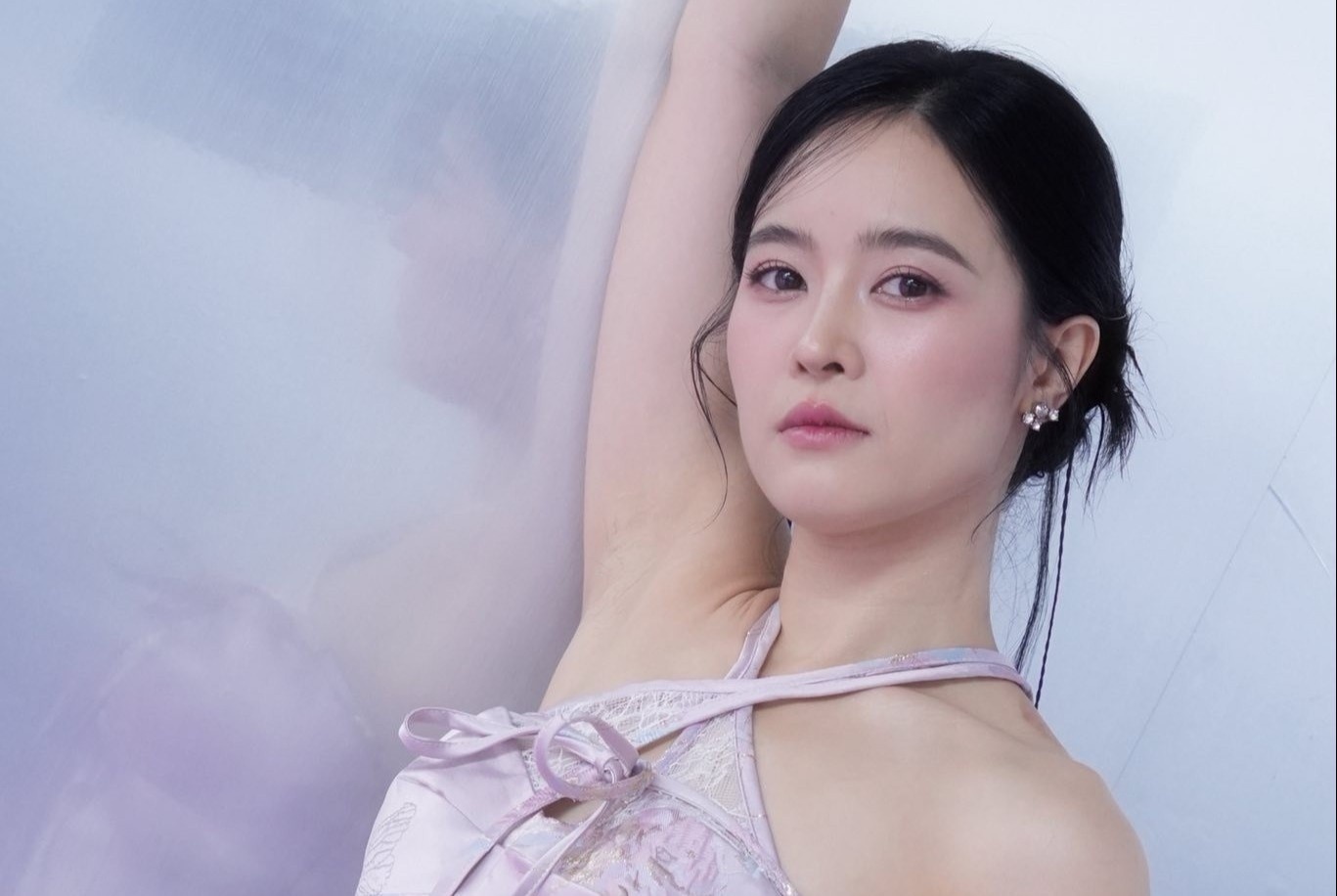 Sac voc nu dien vien 'Tu chien tren khong' hinh anh