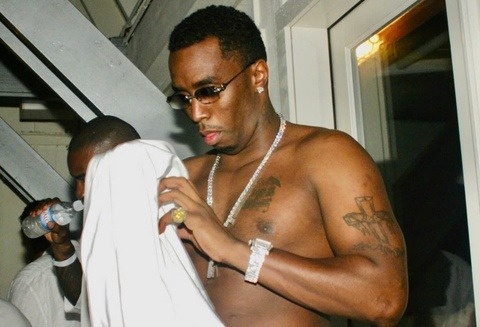 Ban gai cu so Diddy tra thu hinh anh