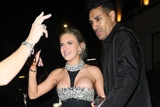 Khoanh khac ho henh cua cac nguoi dep hinh anh