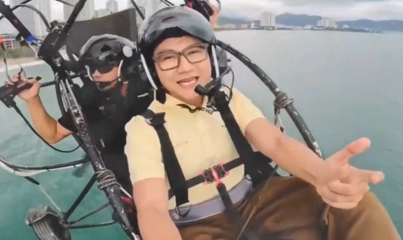 Khoanh khac 'viral' cua MC Cong To o chung ket Duong len dinh Olympia hinh anh