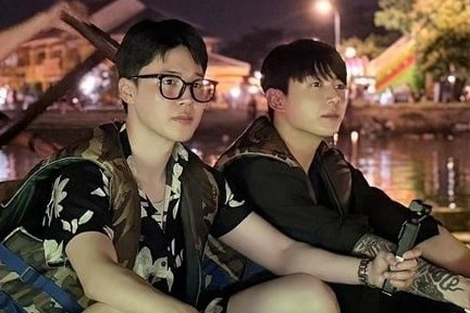 Xon xao hinh anh Jungkook, Jimin o Viet Nam hinh anh