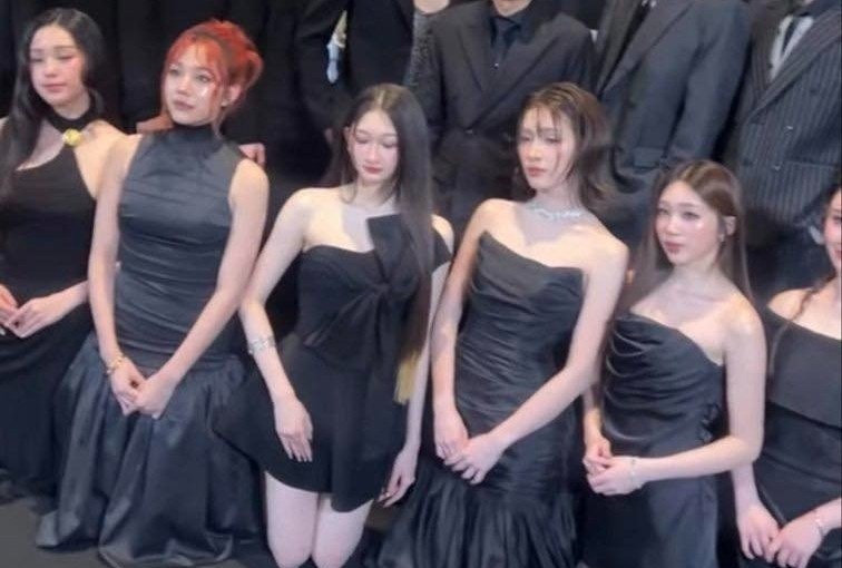 Buc anh dan nu nghe si quy goi gay phan no hinh anh