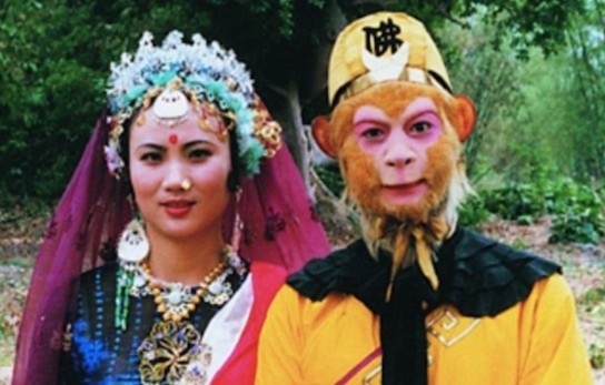 Hon nhan vien man cua Luc Tieu Linh Dong va 'hoang hau Thien Truc' hinh anh