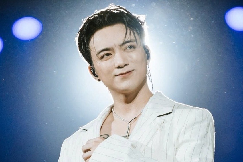 Soobin thang hoa trong concert 10.000 khan gia o TP.HCM hinh anh