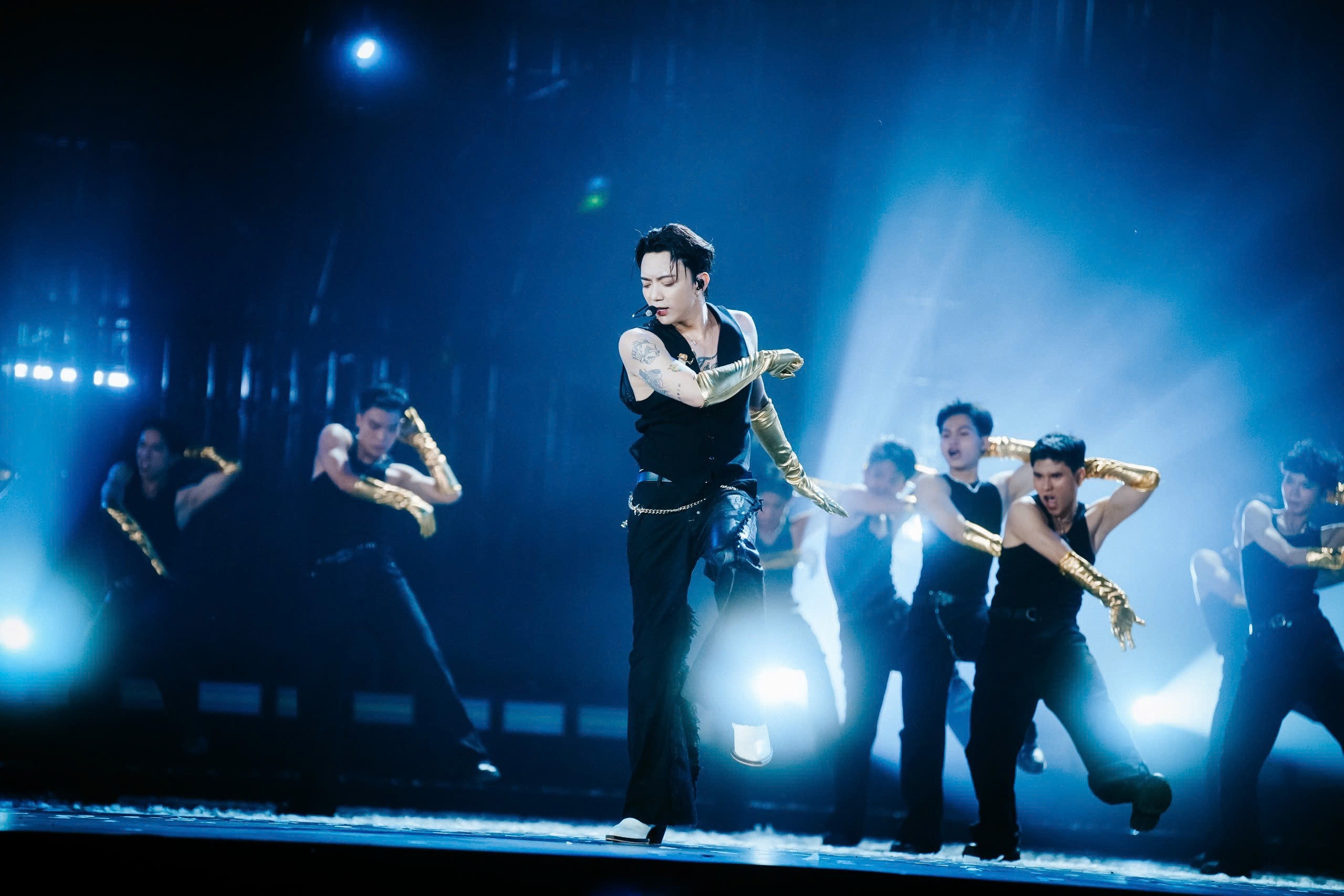 Soobin thăng hoa trong concert 10.000 khán giả ở TP.HCM