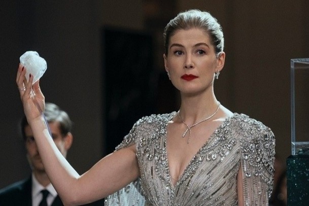 Cu lua trong 'phi vu trom kim cuong trang lon nhat the gioi' hinh anh