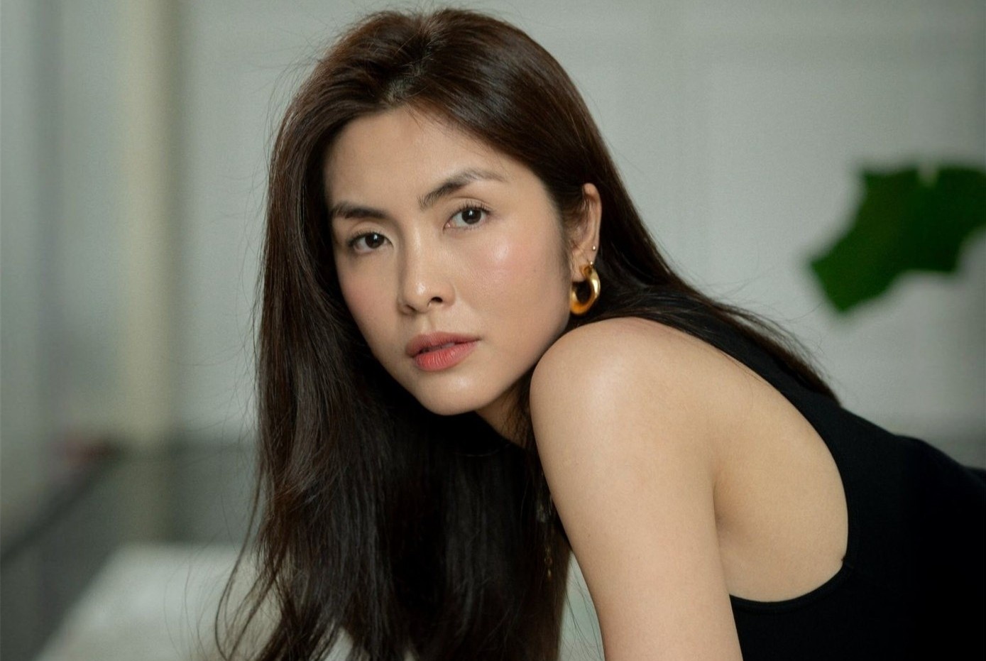 Tranh luan ngoai hinh gay om cua Tang Thanh Ha hinh anh