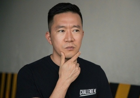 Hoang Nam va e-kip phim xin loi hinh anh