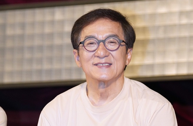 Thanh Long duoc chu y hinh anh