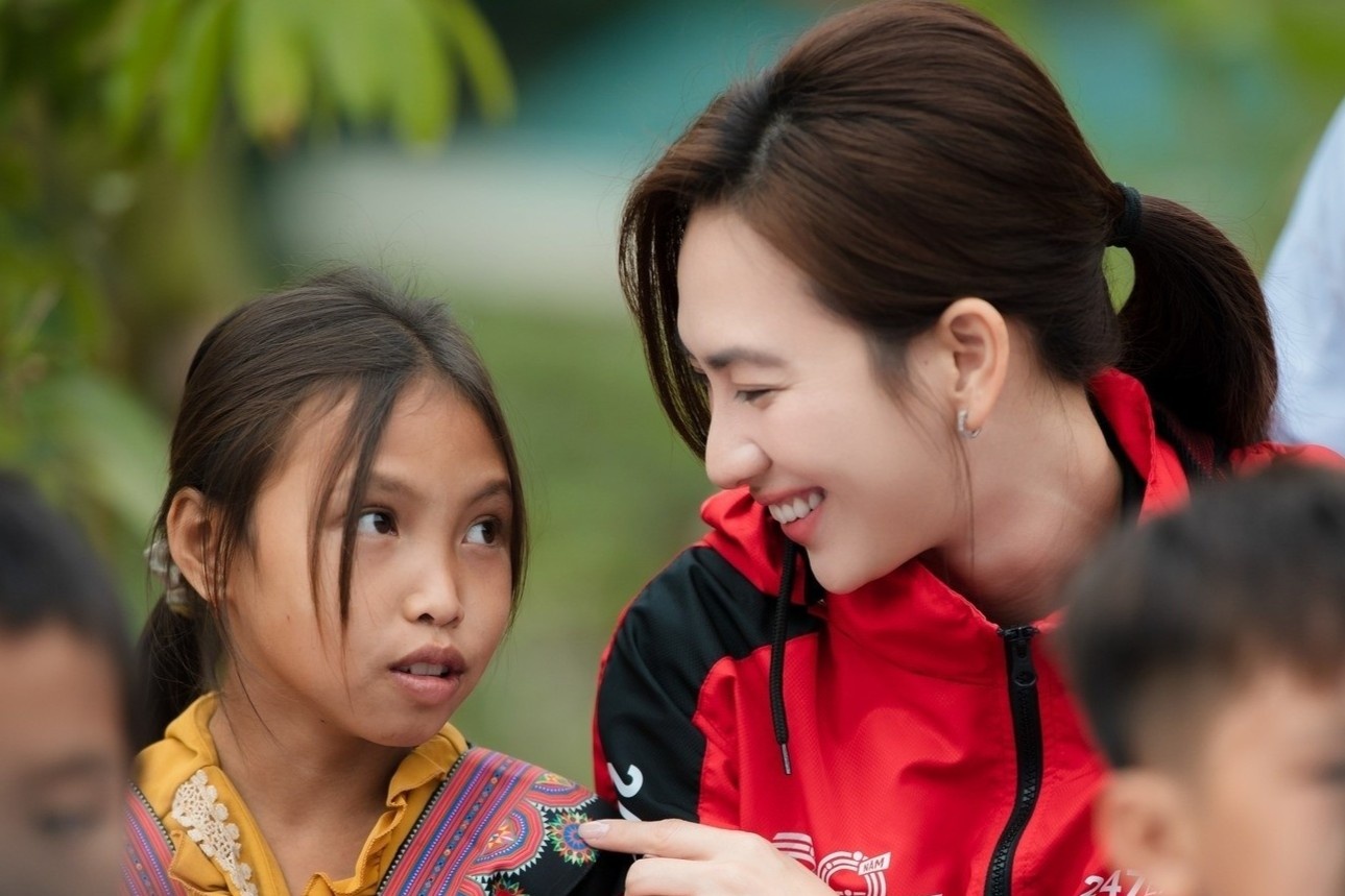 Phuong Anh Dao dau long truoc thuc tai cua tre em vung cao hinh anh