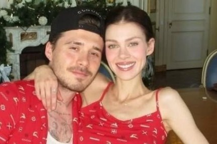 Nha Beckham chim trong khung hoang hinh anh