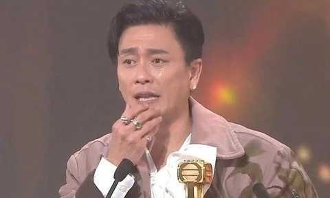 Huynh Tong Trach khoc nuc no hinh anh