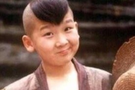 'De nhat sao nhi xu Trung' noi tieng voi doi mat gay cuoi gio ra sao? hinh anh