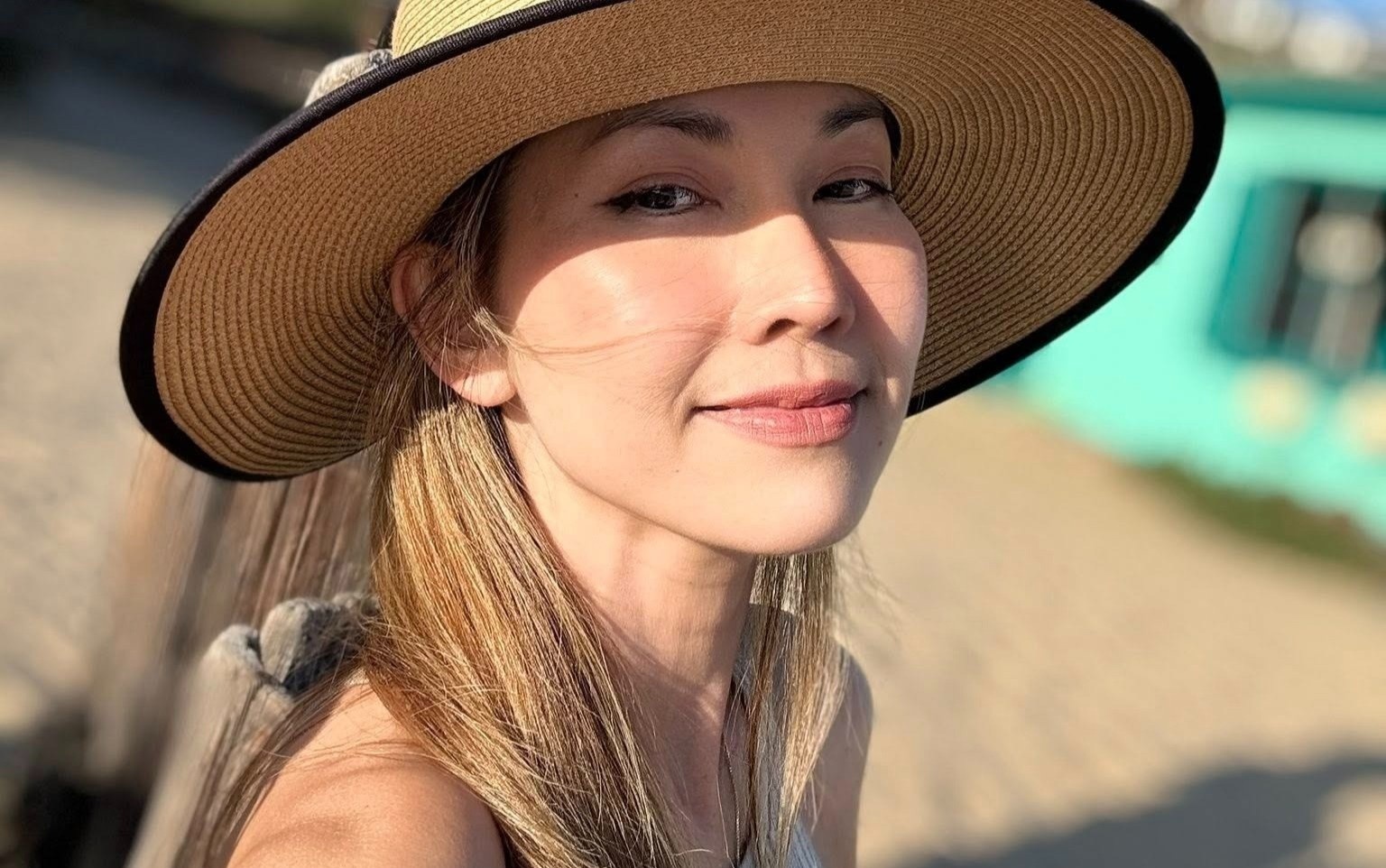 Kim Hien giua tin ly hon hinh anh