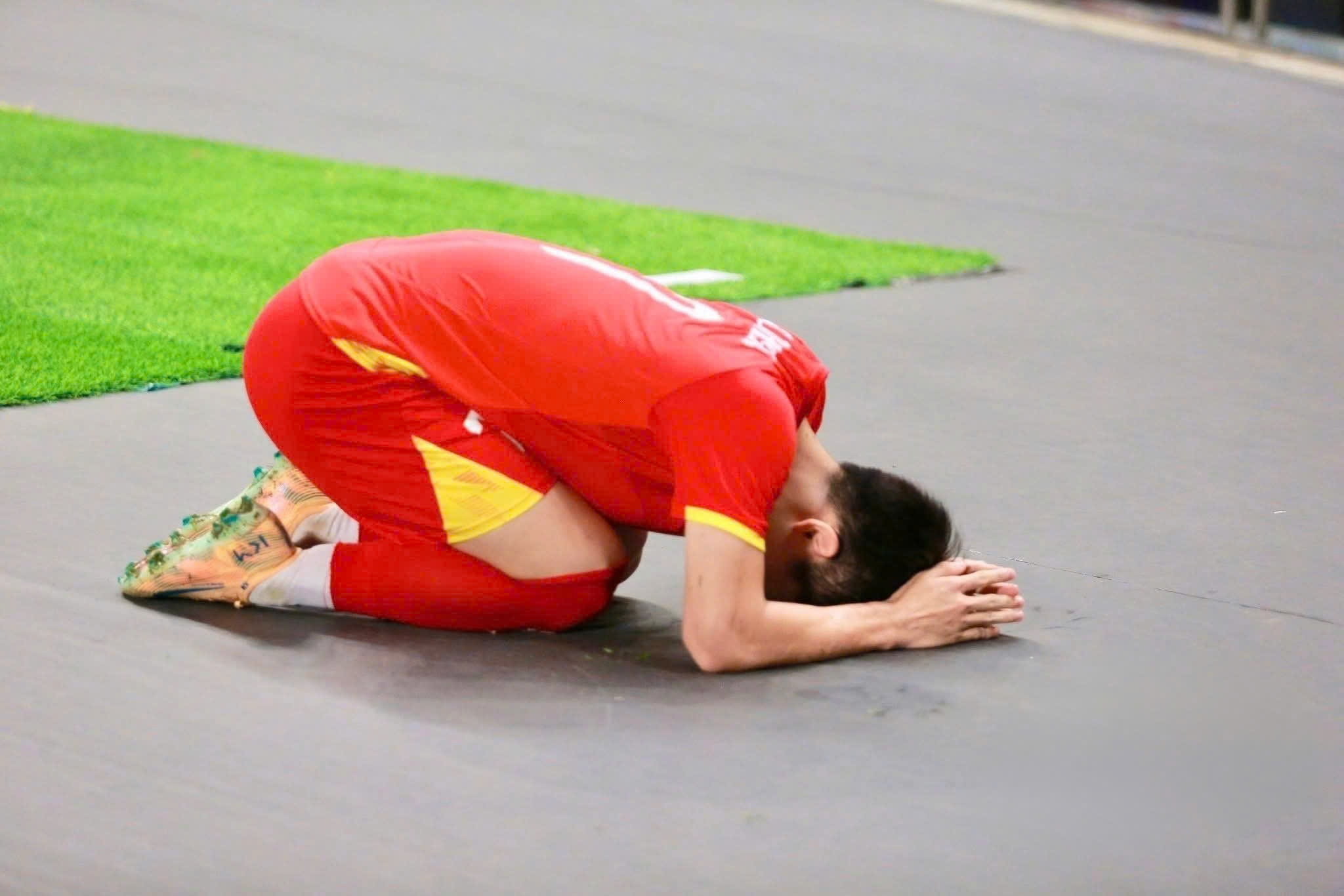 Quan A.P, Tien Luat dong vien Dinh Bac hinh anh