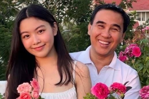 Con gai Quyen Linh gay chu y hinh anh