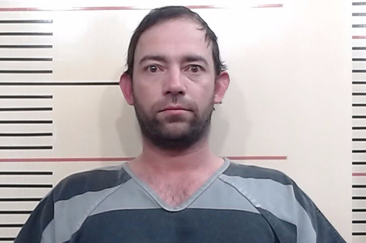 Ban trai cu cua Bella Hadid bi bat hinh anh