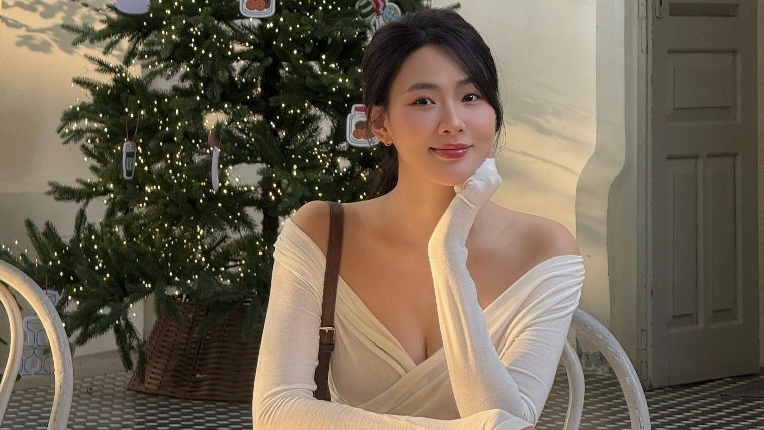 Minh Trang vuong tranh cai hinh anh