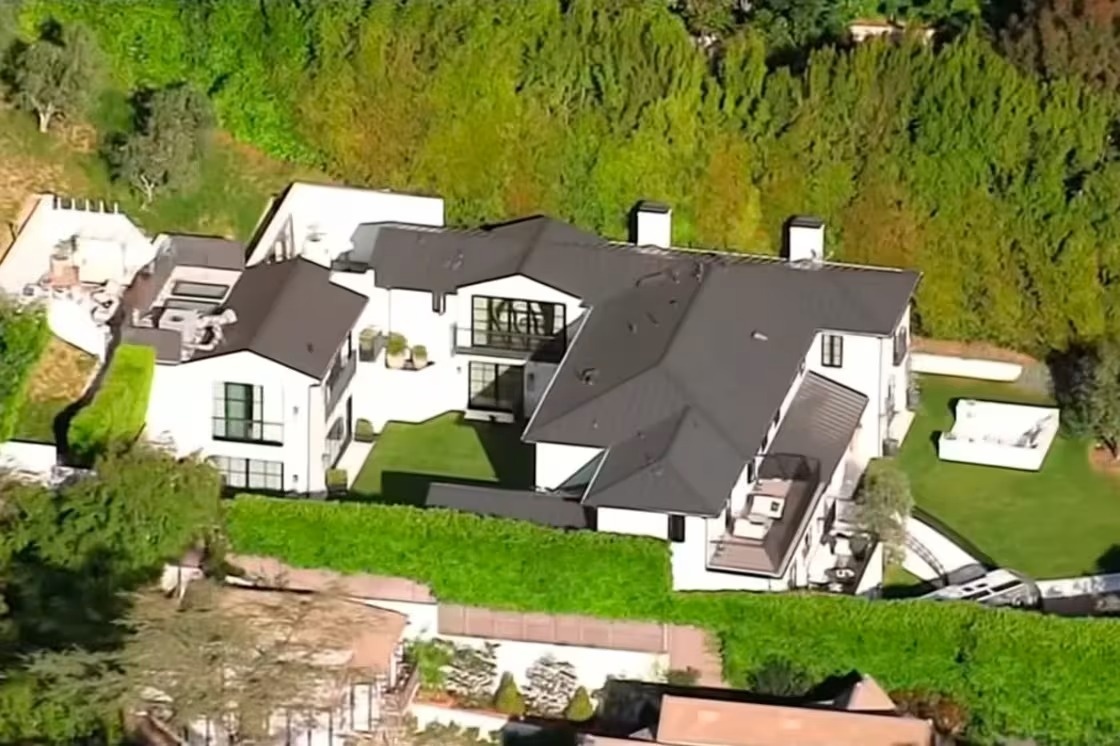 260308_rihanna_home_aerials_nbcl.jpg