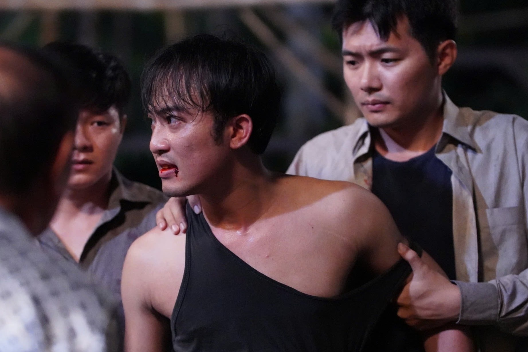 'Quy nhap trang 2' yeu kem tu kich ban den dien xuat hinh anh