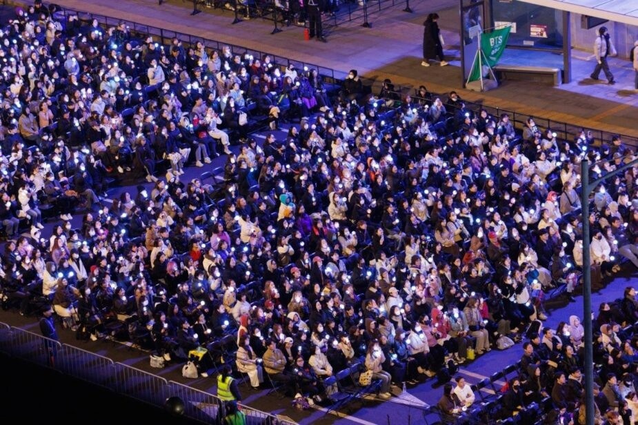 Nguoi Han Quoc noi gian hinh anh