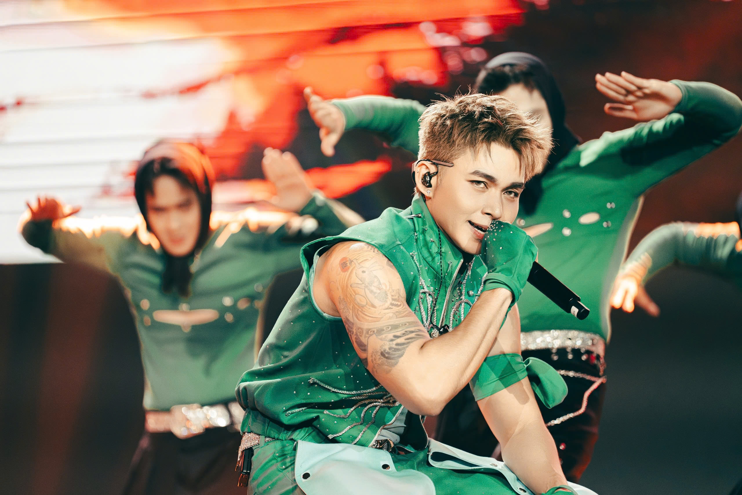 Jun Phạm ảnh 8 Jun Pham anh 8