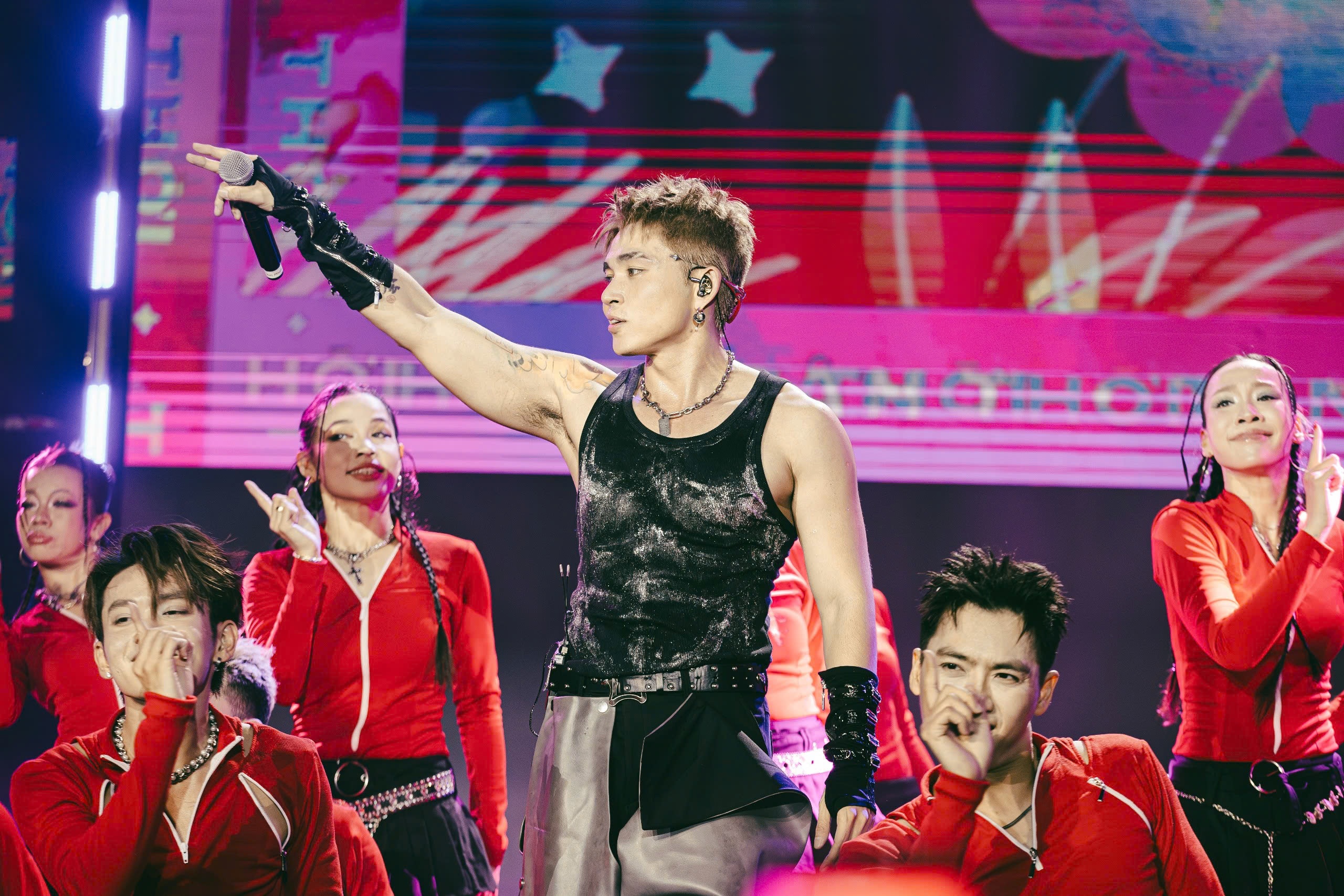 Jun Phạm ảnh 6 Jun Pham anh 6