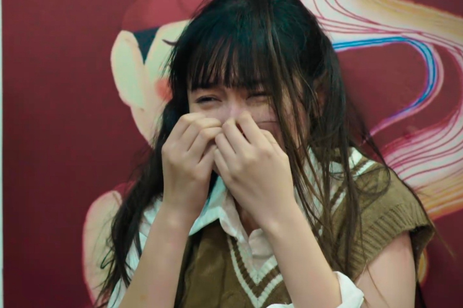 Canh phim danh ghen gay ngan ngam hinh anh