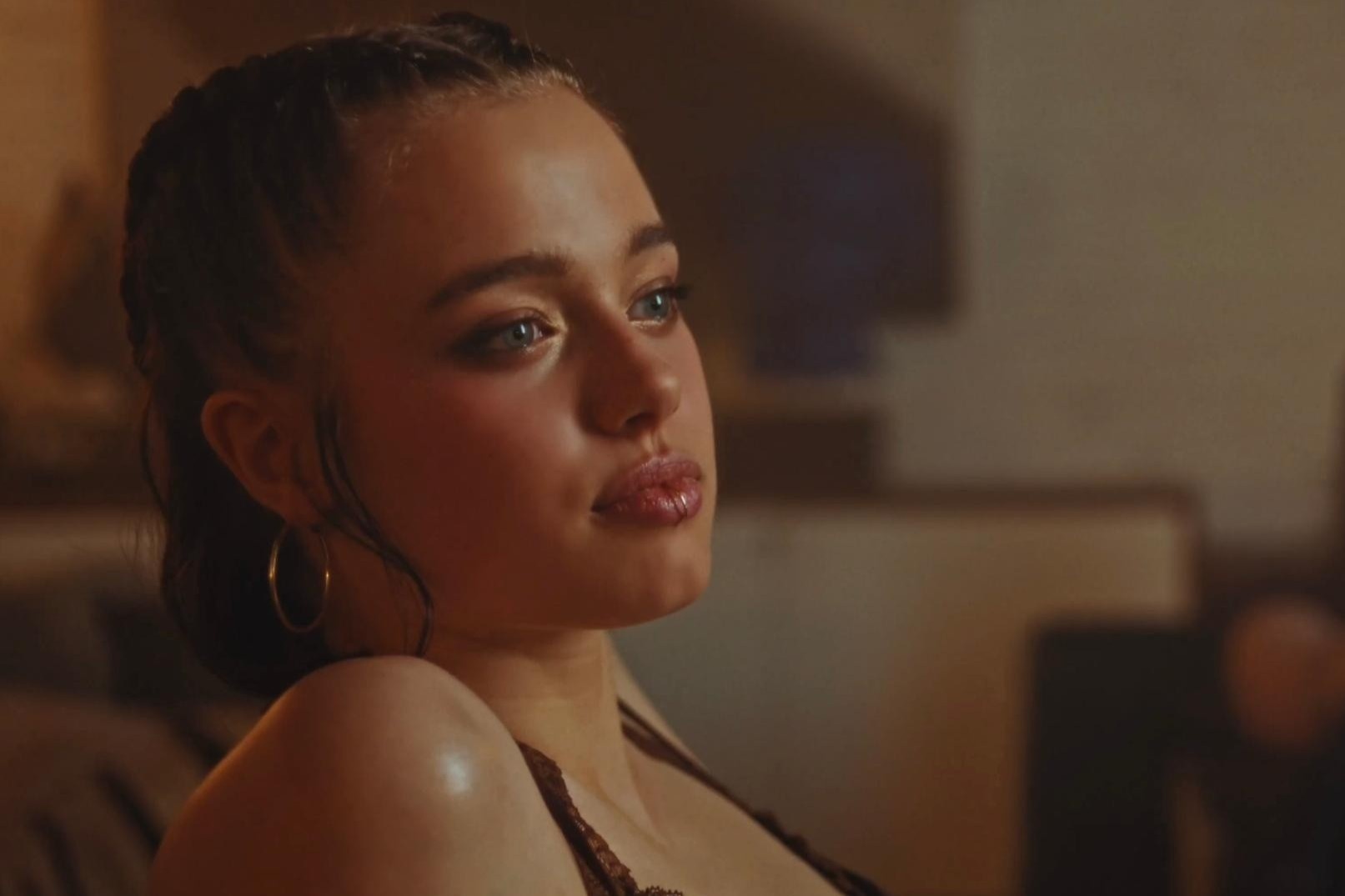 Con gai 19 tuoi cua Angelina Jolie gay sot hinh anh