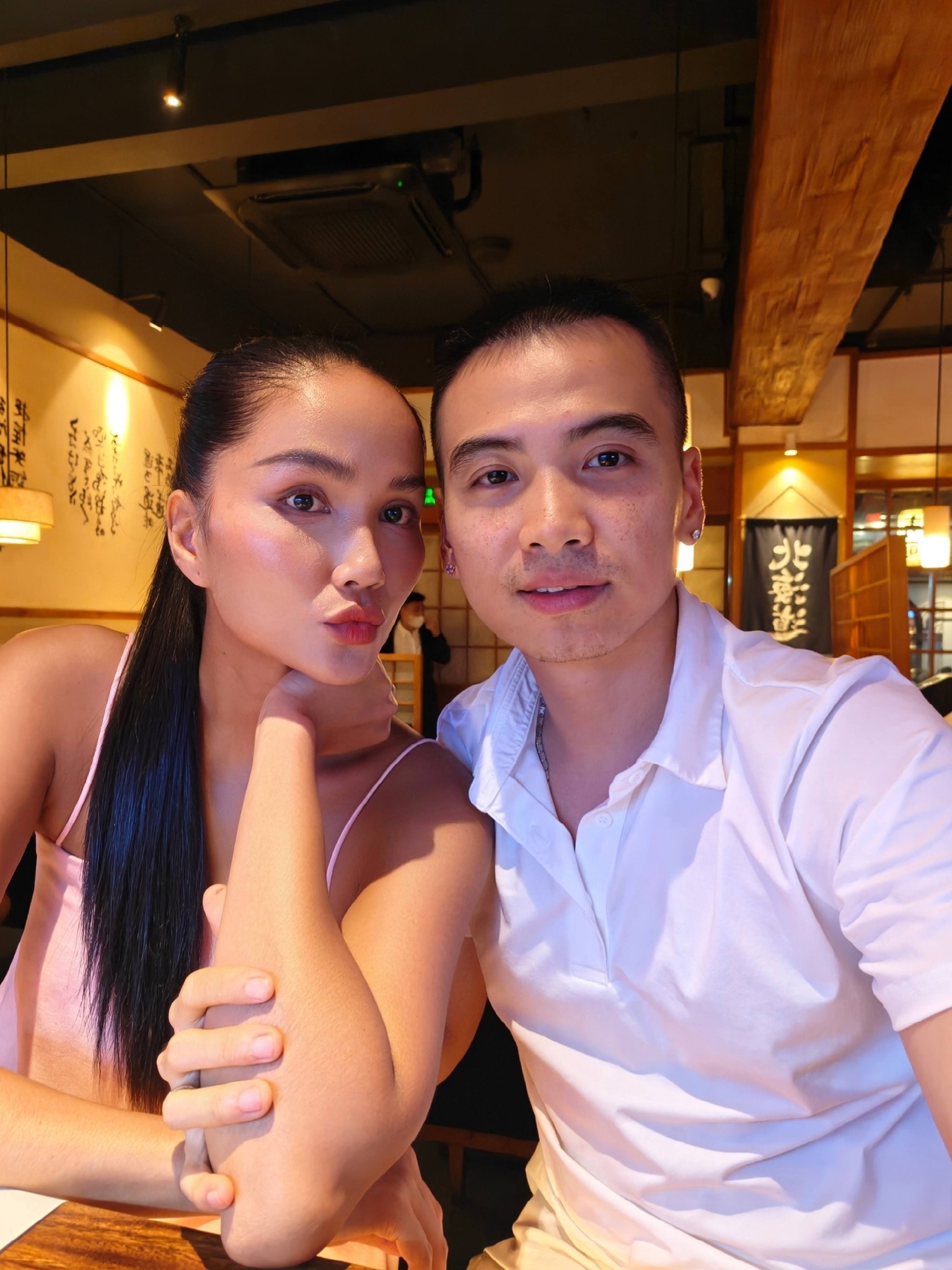 &nbsp;H'Hen Nie anh 1