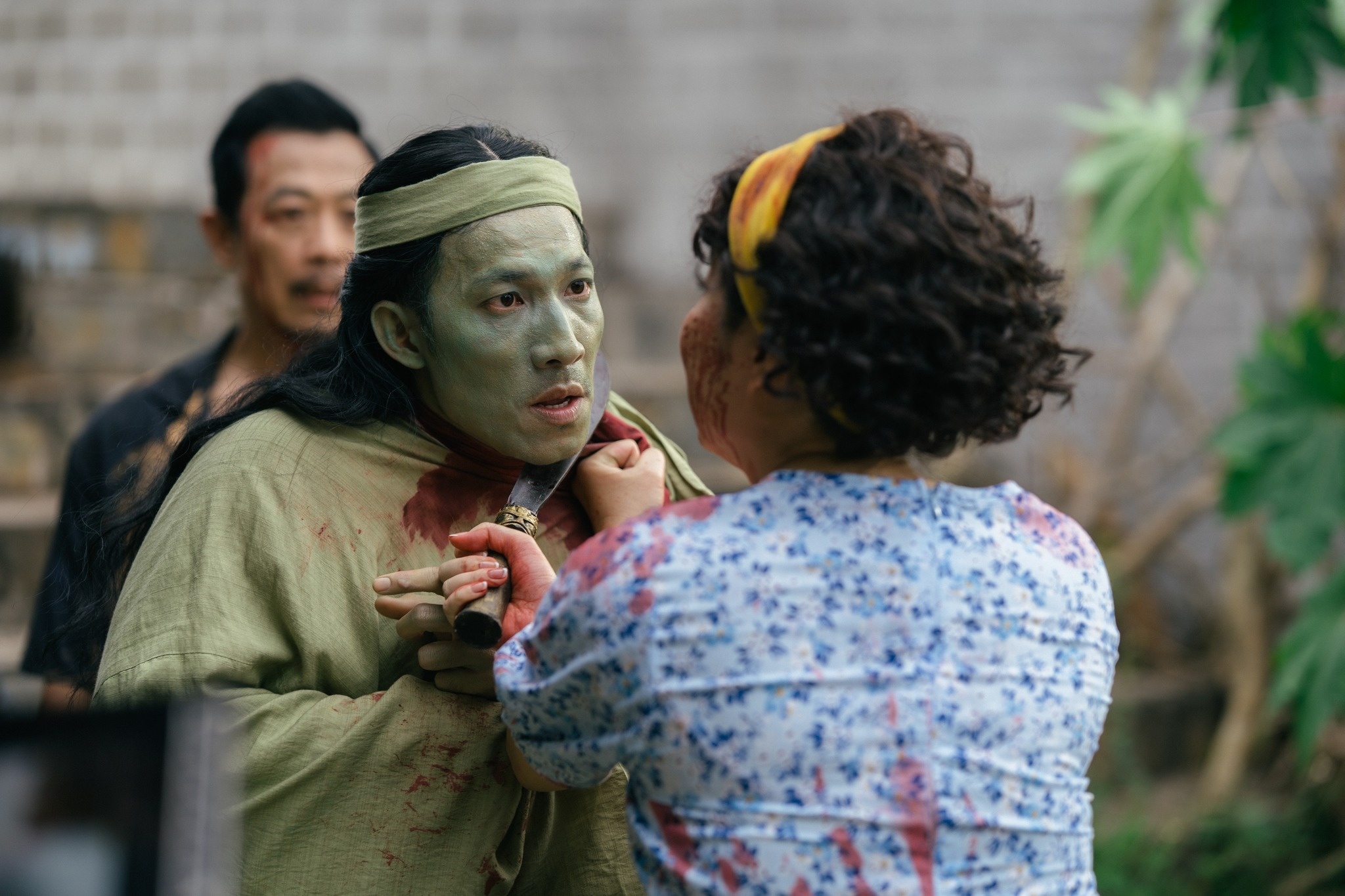 Dai tiec trang mau anh 2