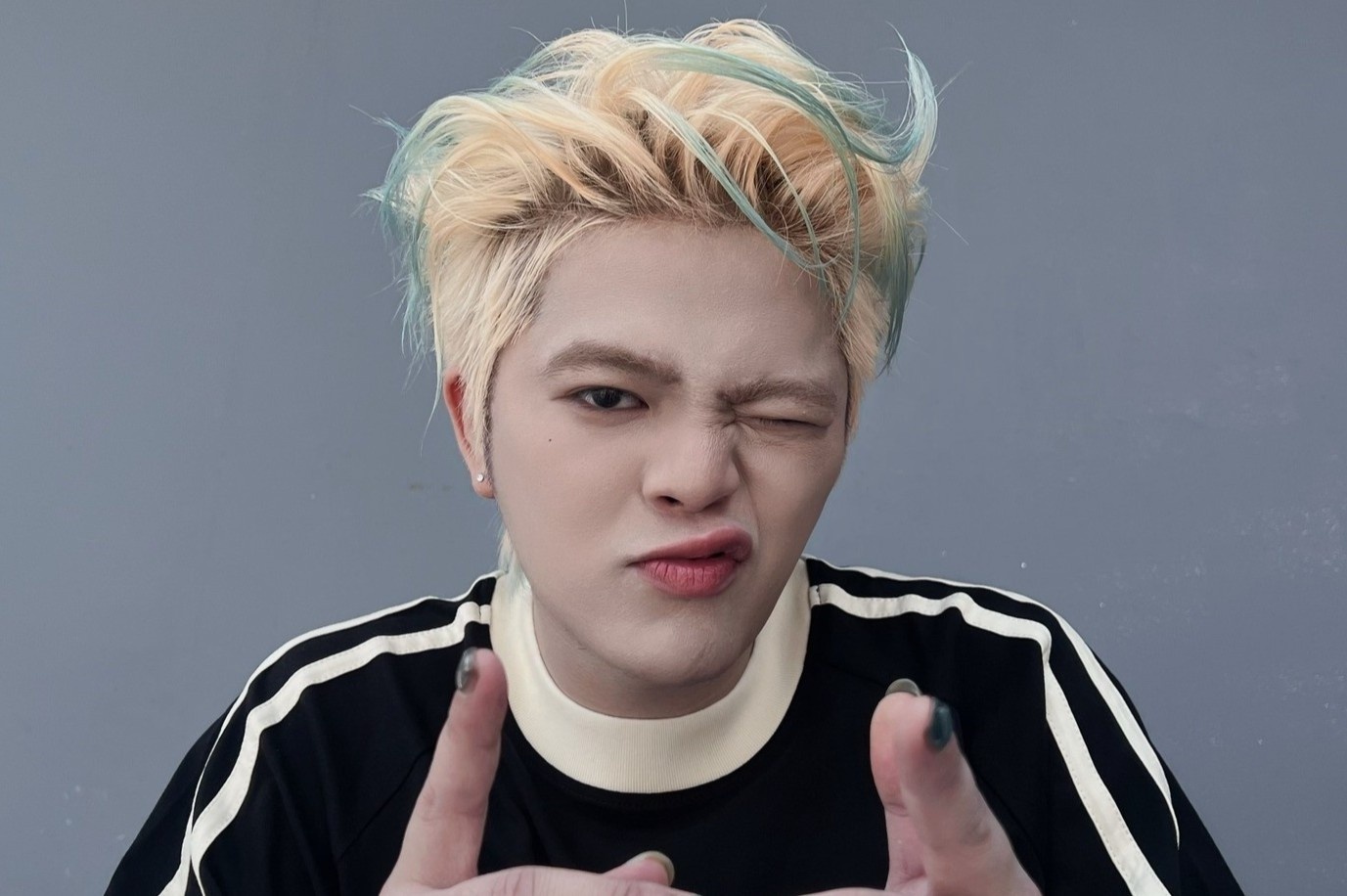 RHYDER xin loi hinh anh