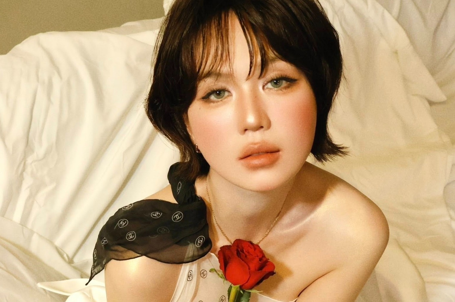 Ngoc Trinh vao duong dua hinh anh
