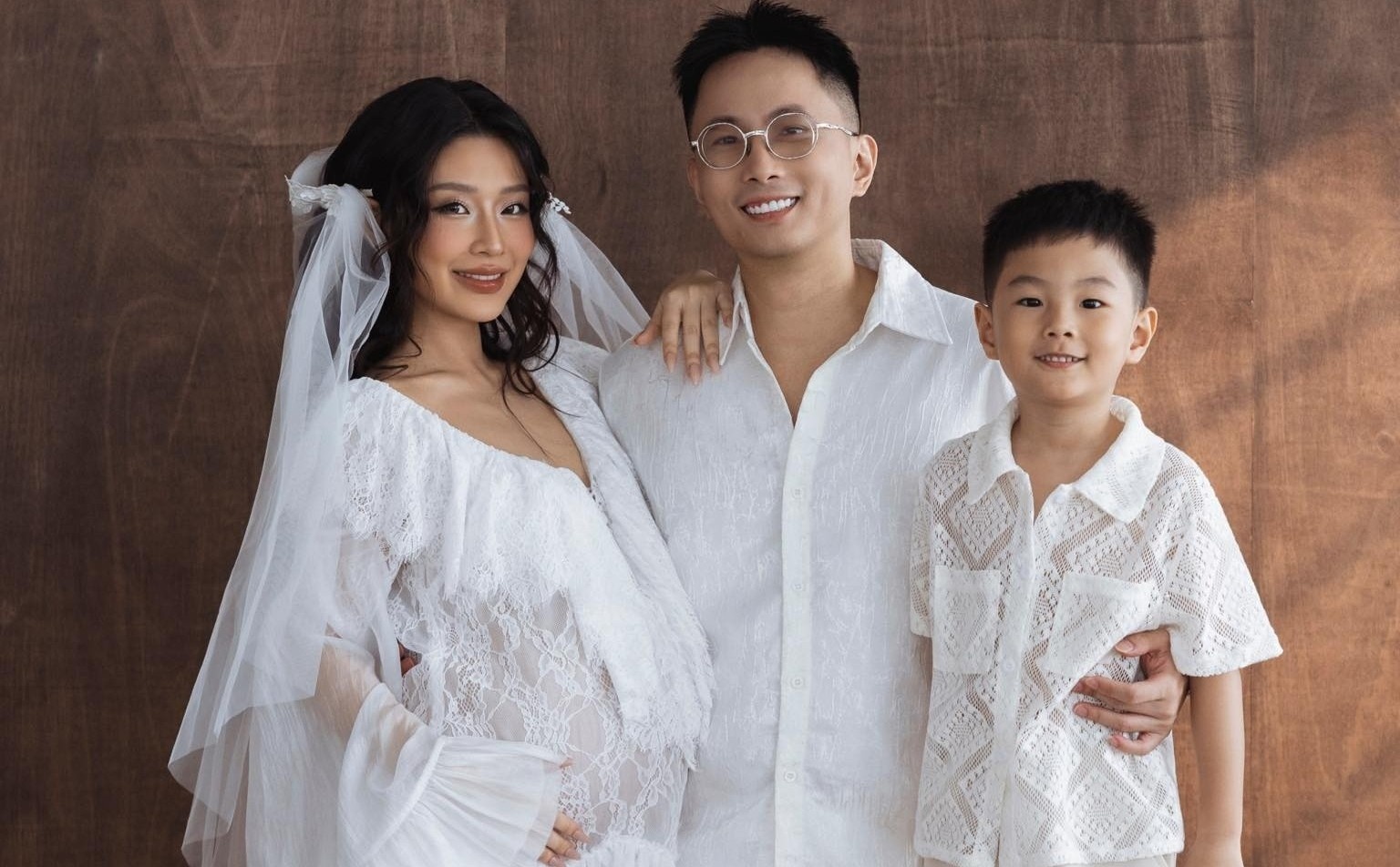 Vo Rhymastic khoe anh bung bau hinh anh