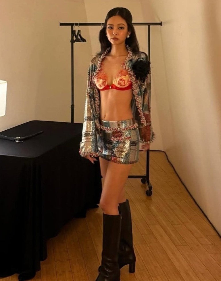 Jennie ảnh 2 Jennie anh 2