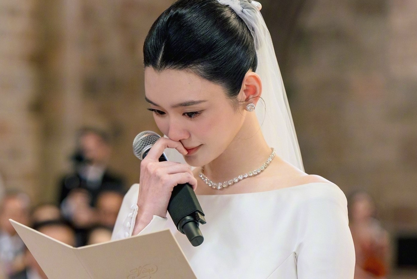 Buc anh con dau vua song bac Macau khoc gay chu y hinh anh