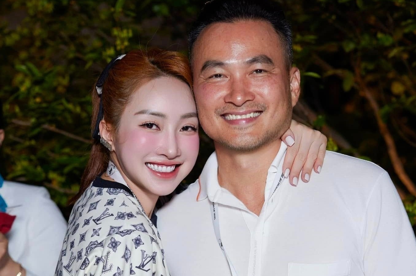 Chi Bao sau khi giai nghe hinh anh