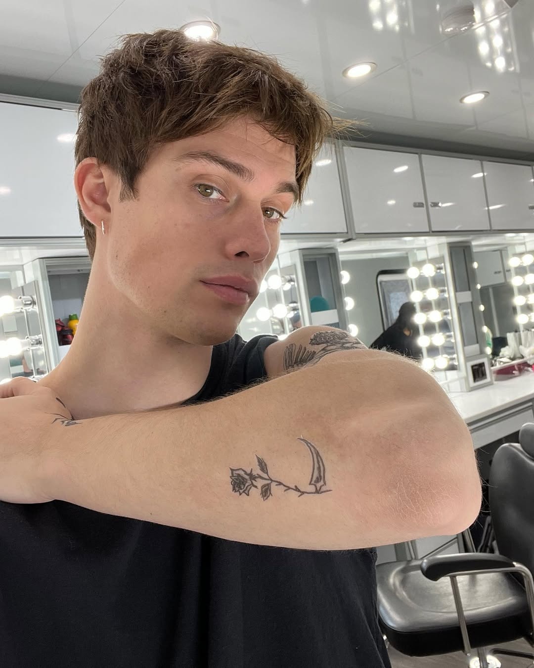 Nicholas Galitzine ảnh 14 Nicholas Galitzine anh 14