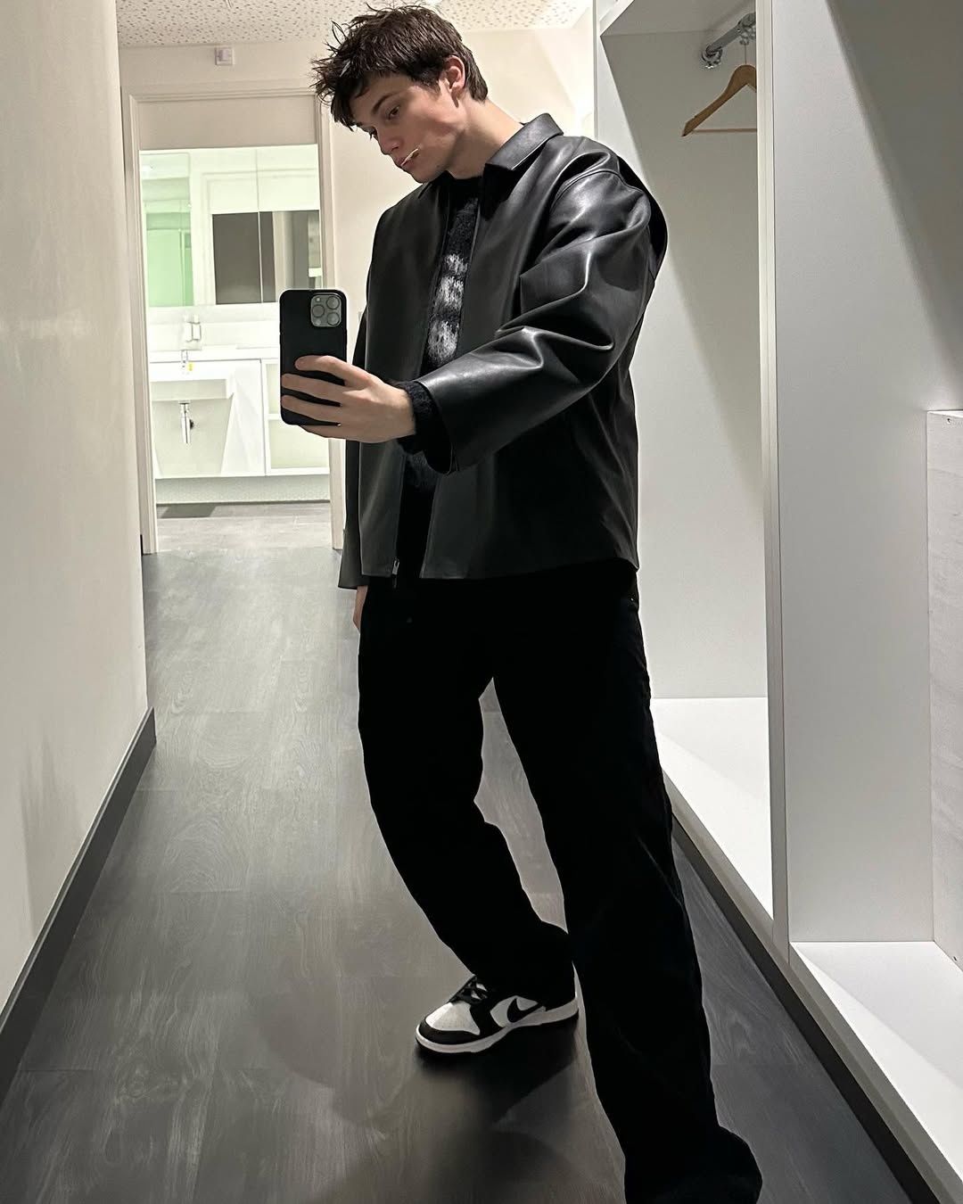 Nicholas Galitzine ảnh 9 Nicholas Galitzine anh 9