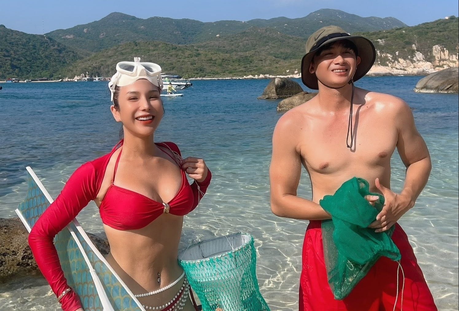 Diep Lam Anh va ban trai kem 11 tuoi ngay cang gan bo hinh anh